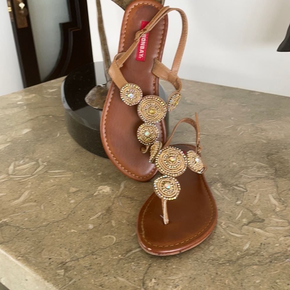UNIONBAY NATURAL COLOR THONGS WITH BLING